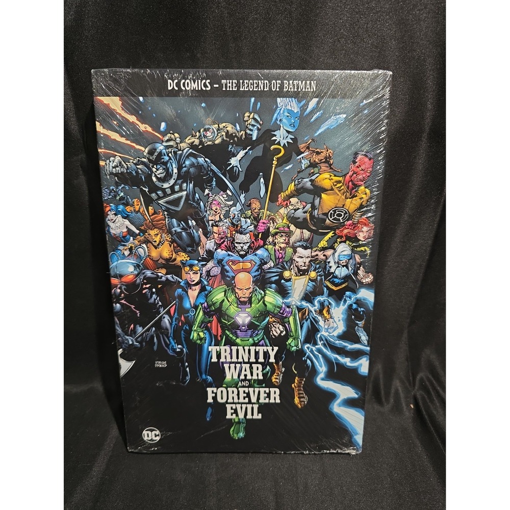 DC Comics The Legend of Batman Trinity War and Forever Evil Hardcover Fanhome